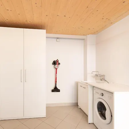 Tony House Apartmán *